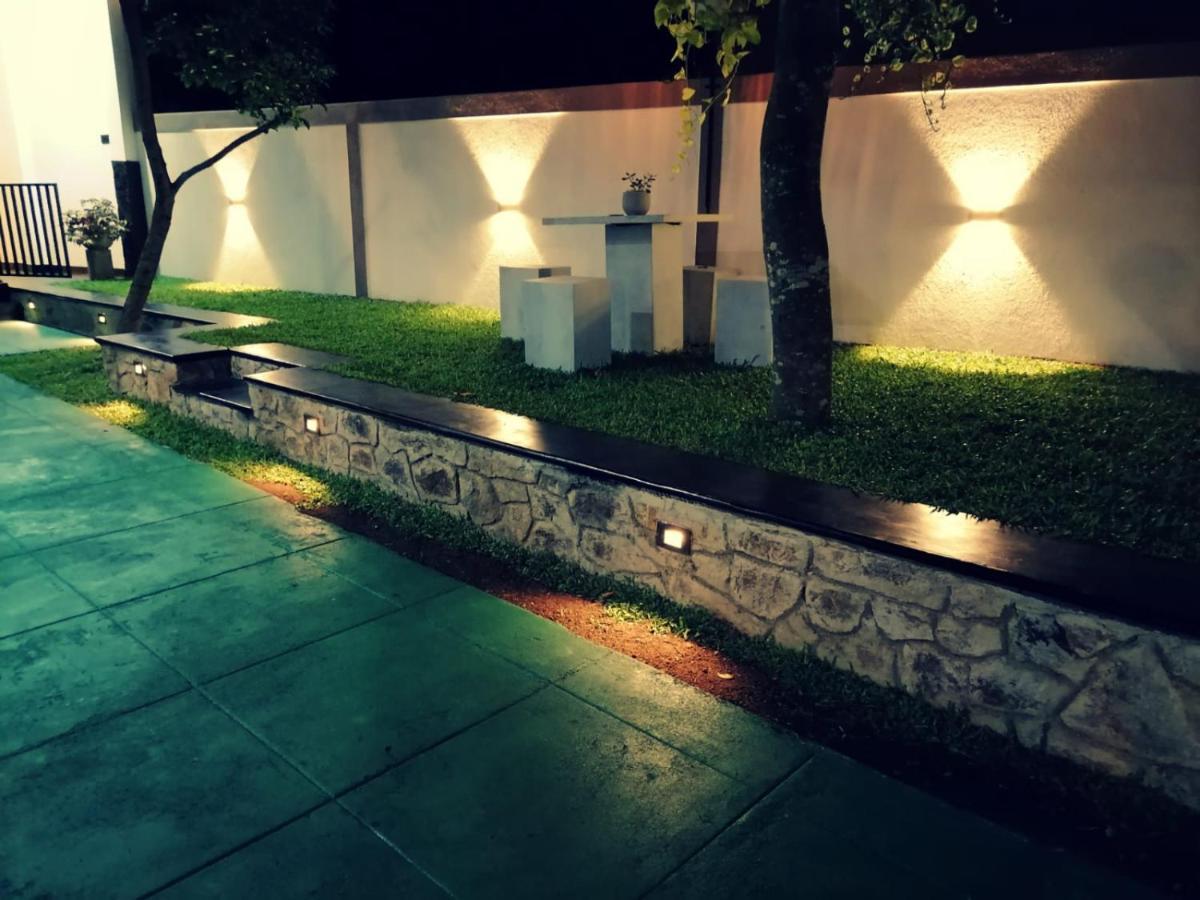 Ceylonima Home Stay Anurâdhapura Extérieur photo