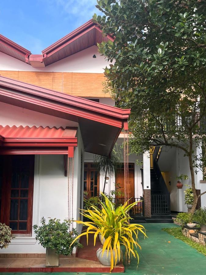 Ceylonima Home Stay Anurâdhapura Extérieur photo