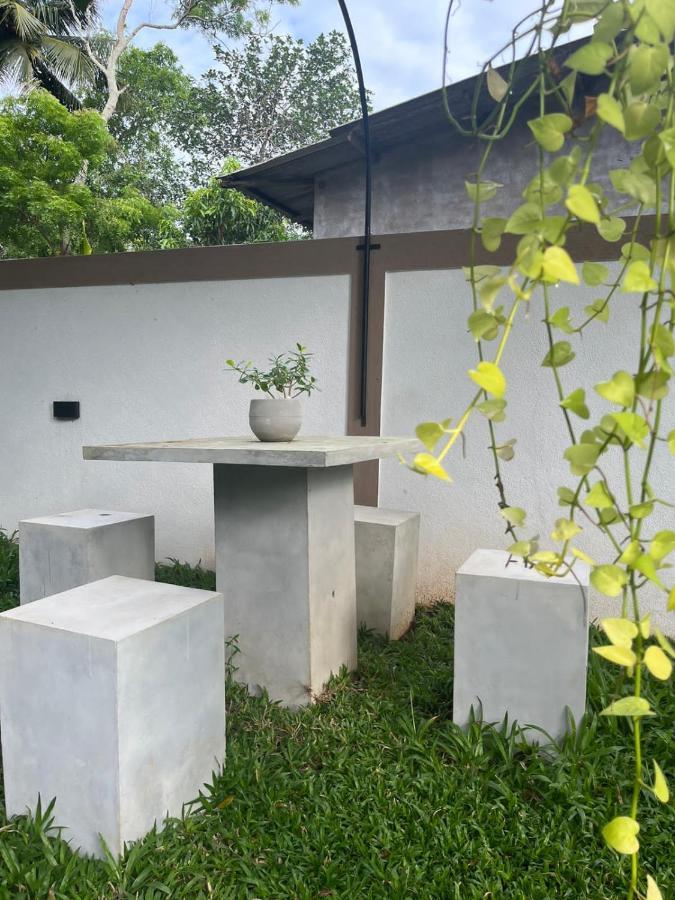 Ceylonima Home Stay Anurâdhapura Extérieur photo