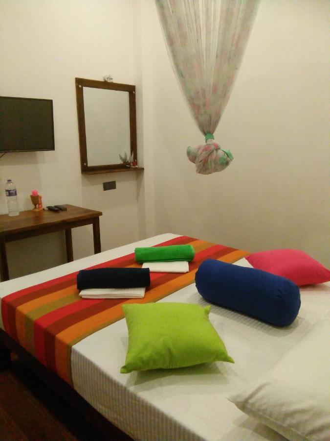 Ceylonima Home Stay Anurâdhapura Extérieur photo