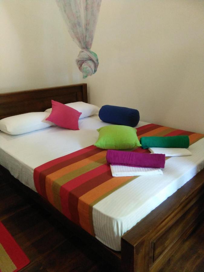 Ceylonima Home Stay Anurâdhapura Extérieur photo